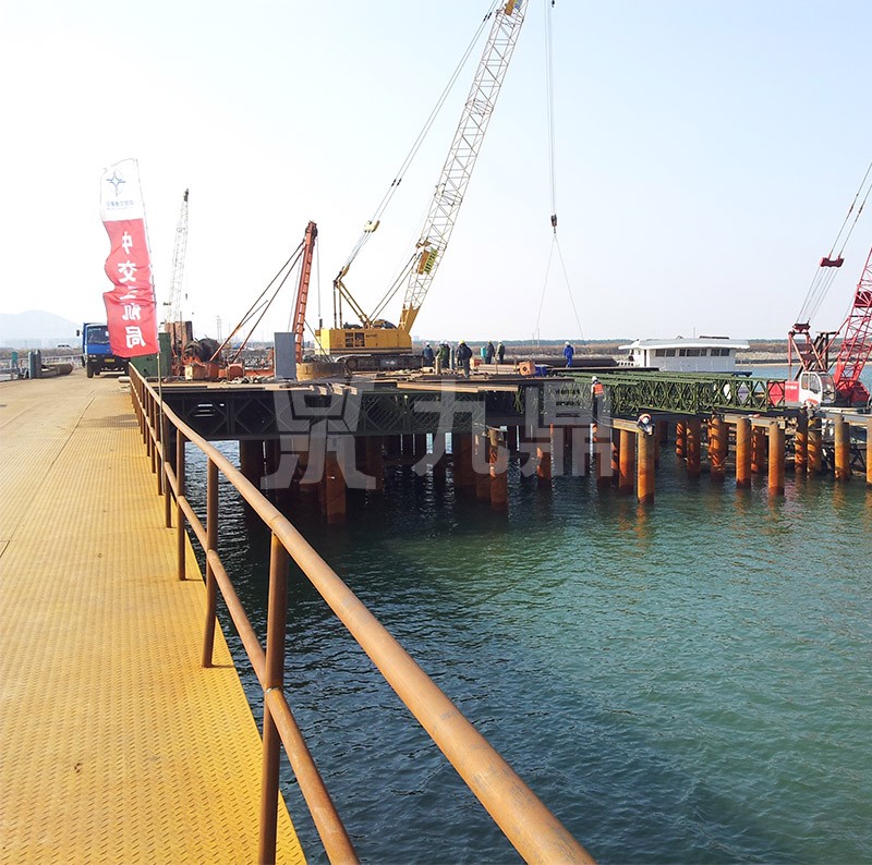 中交三(san)航(hang)威海青(qing)榮城際公路(lu)雙(shuang)島(dao)港(gang)特(te)大(da)橋(qiao)鋼(gang)平(ping)檯(tai)